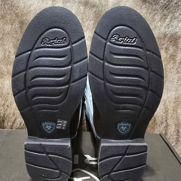 Womens Ariat boots size 7 - Picture 4 of 5